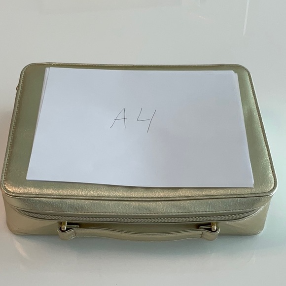 Lancôme cosmetic bag. New. 13 1/2 x 10x 3 1/2 - Picture 4 of 4